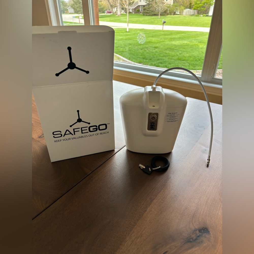 Portable safe
